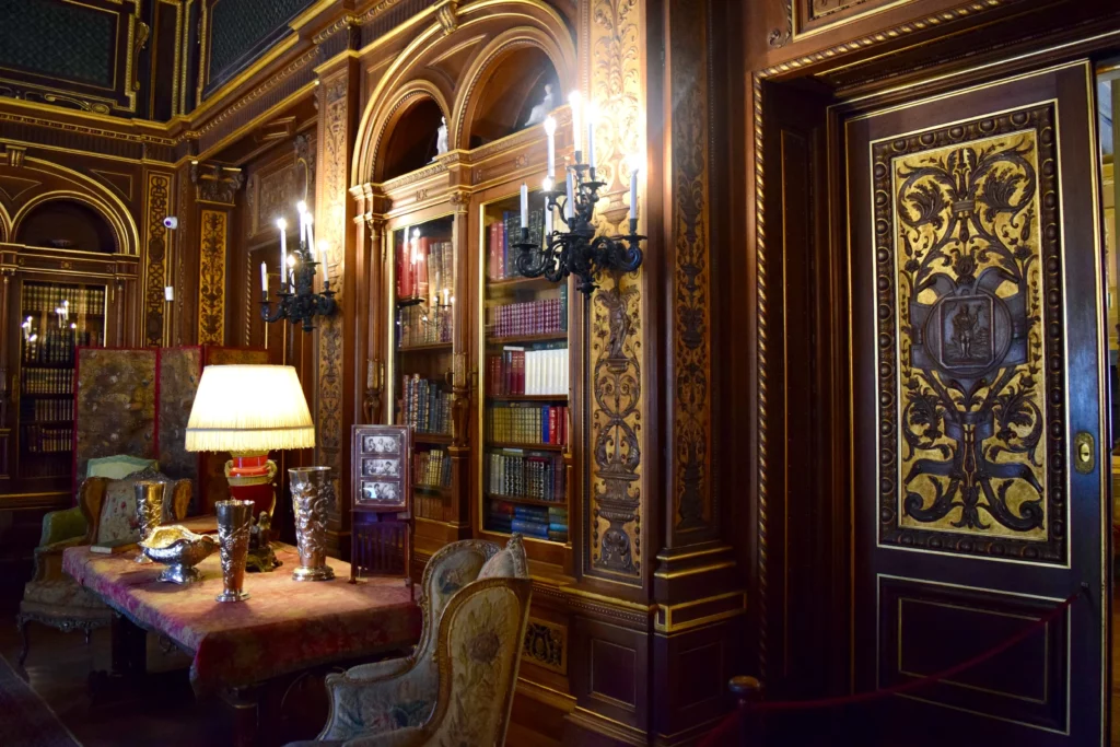 The Library of the Breakers